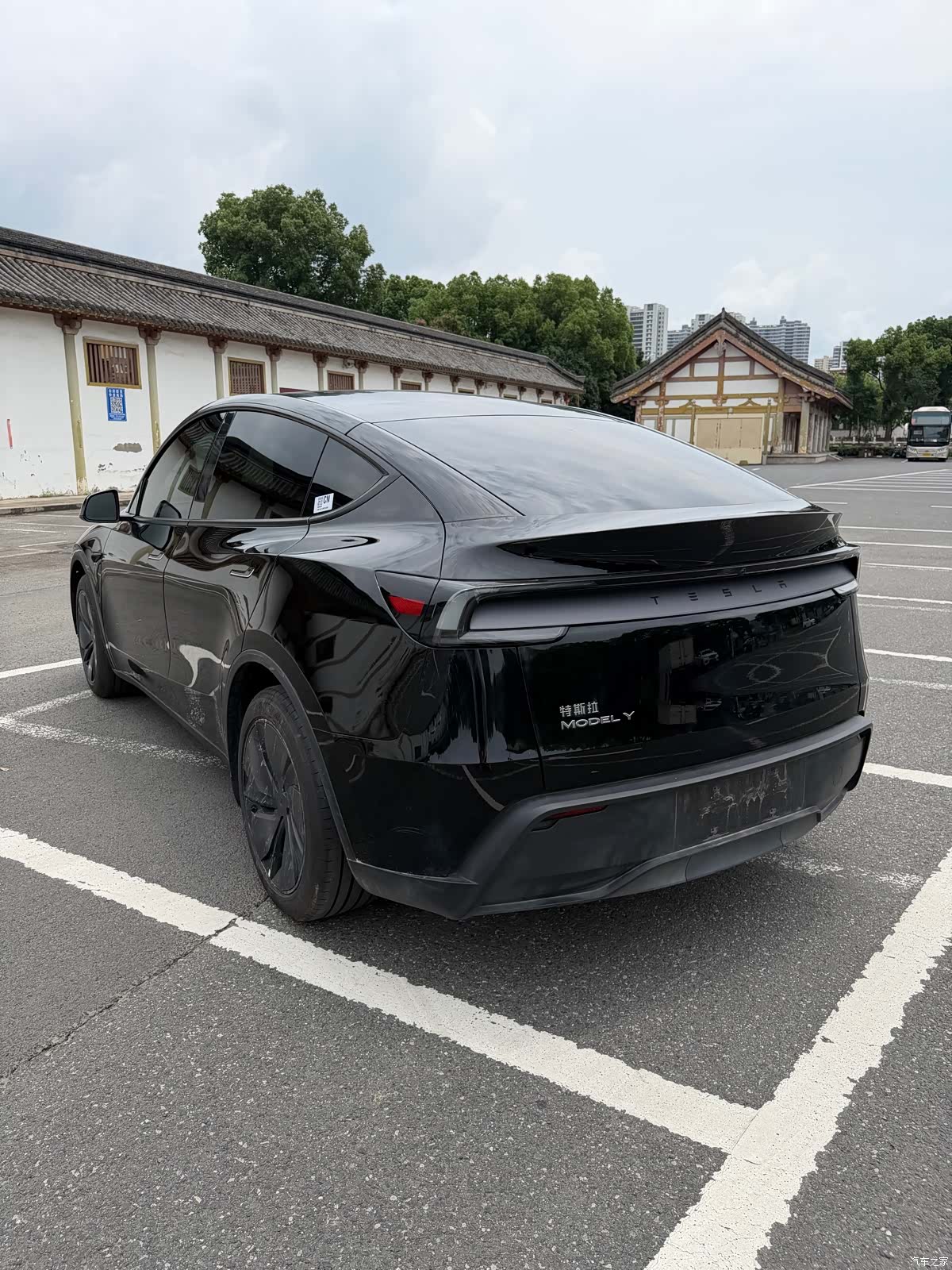 Tesla Model Y, 2026 6
