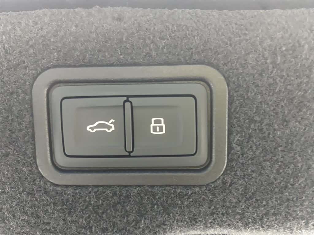 Audi A8L, 2022 21
