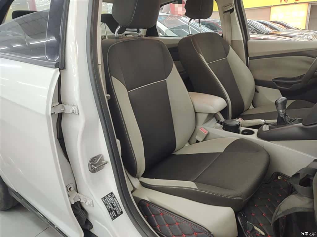 Ford Focus, 2014 25