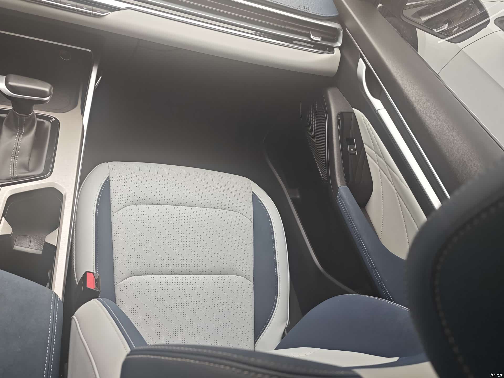 Geely Emgrand, 2022 10