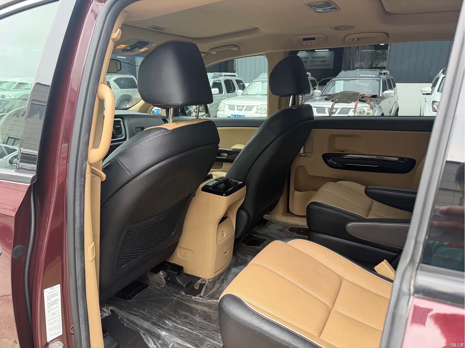 Kia Carnival, 2017 все фото