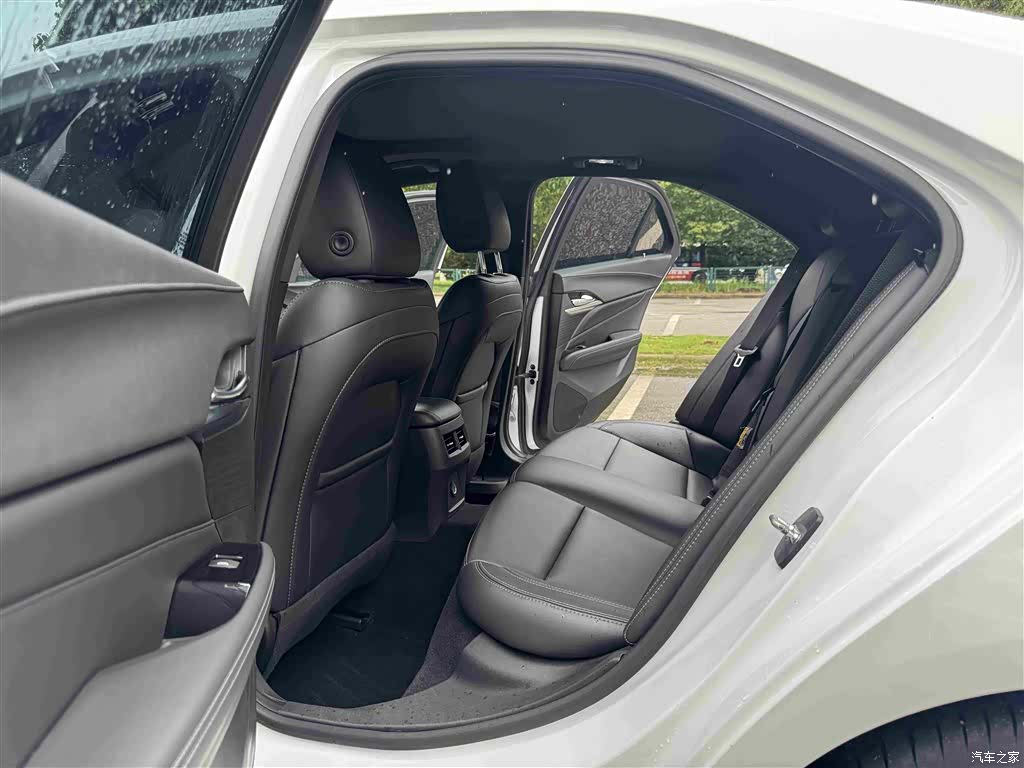 Cadillac CT4, 2021 16