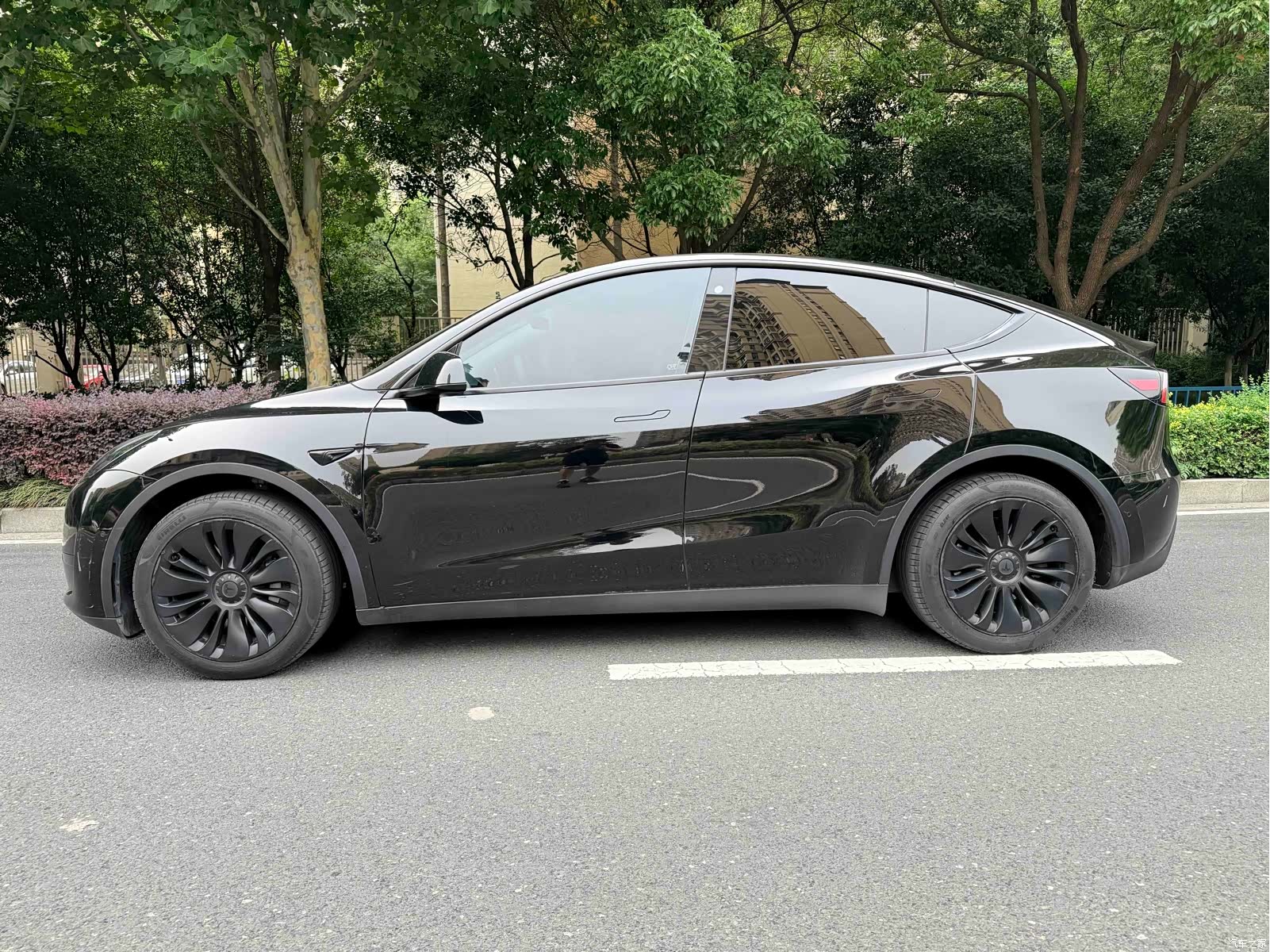 Tesla Model Y, 2022 все фото
