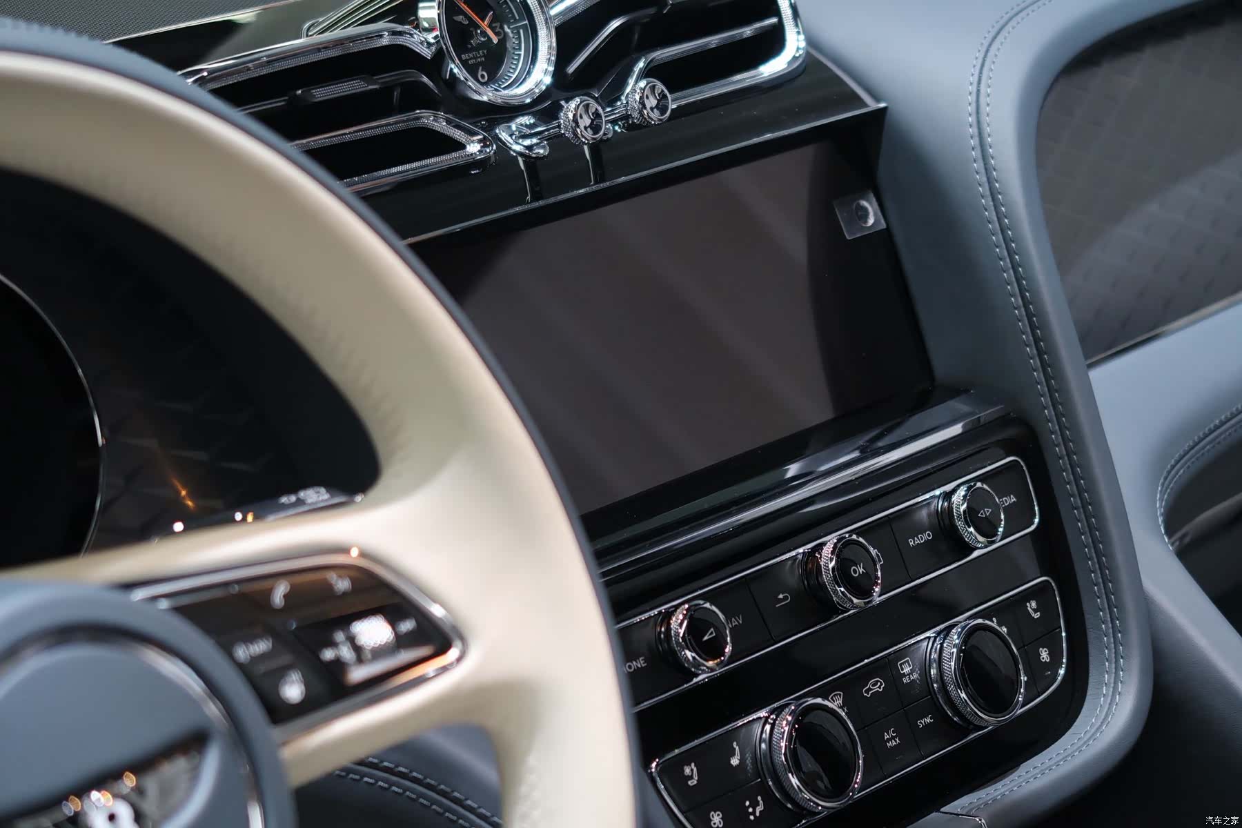 Bentley Bentayga, 2022 8