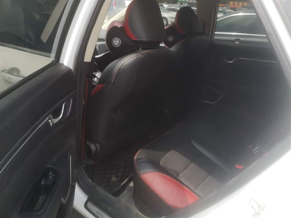 Geely Emgrand GS