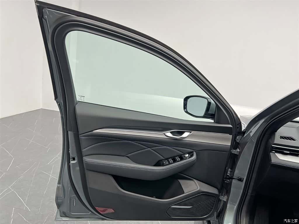 Geely Preface, 2026 13