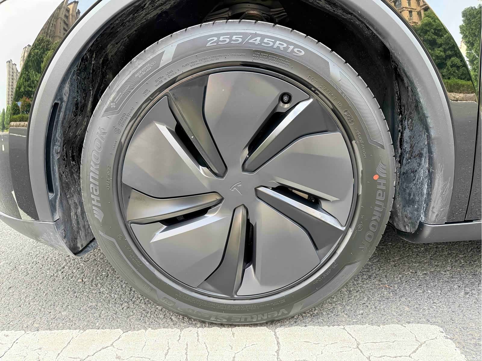 Tesla Model Y, 2025 4