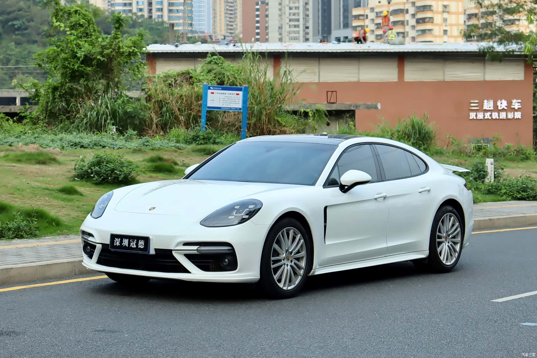 Porsche Panamera, 2018 1