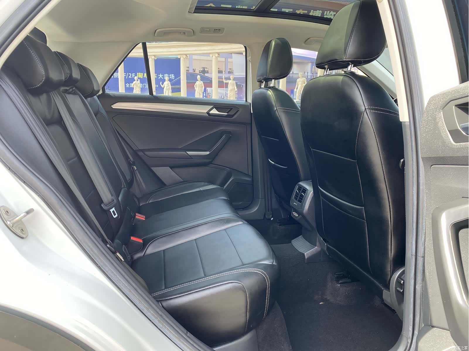 Volkswagen T-ROC, 2022 13