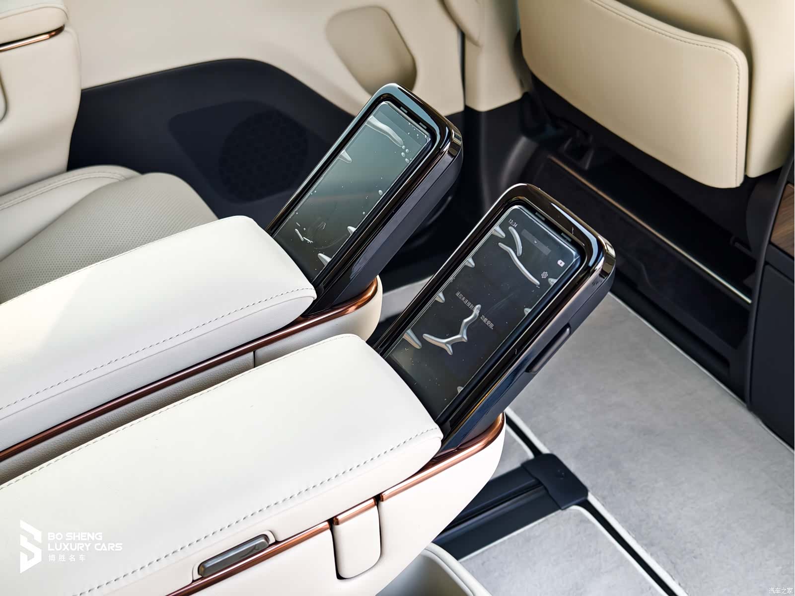Lexus LM, 2025 7