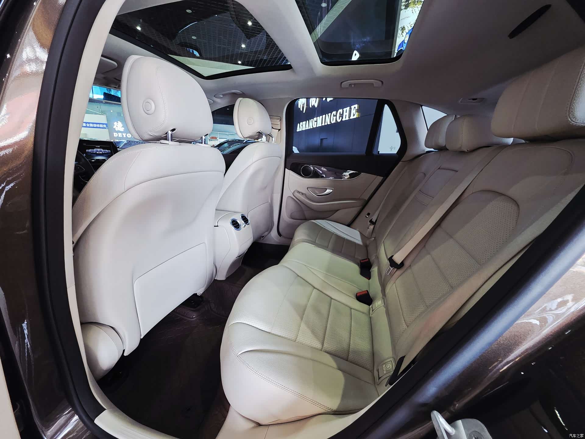 Mercedes-Benz GLC, 2016 13
