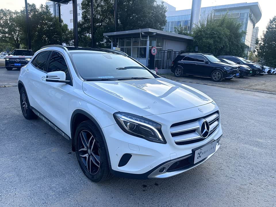 Mercedes-Benz GLA