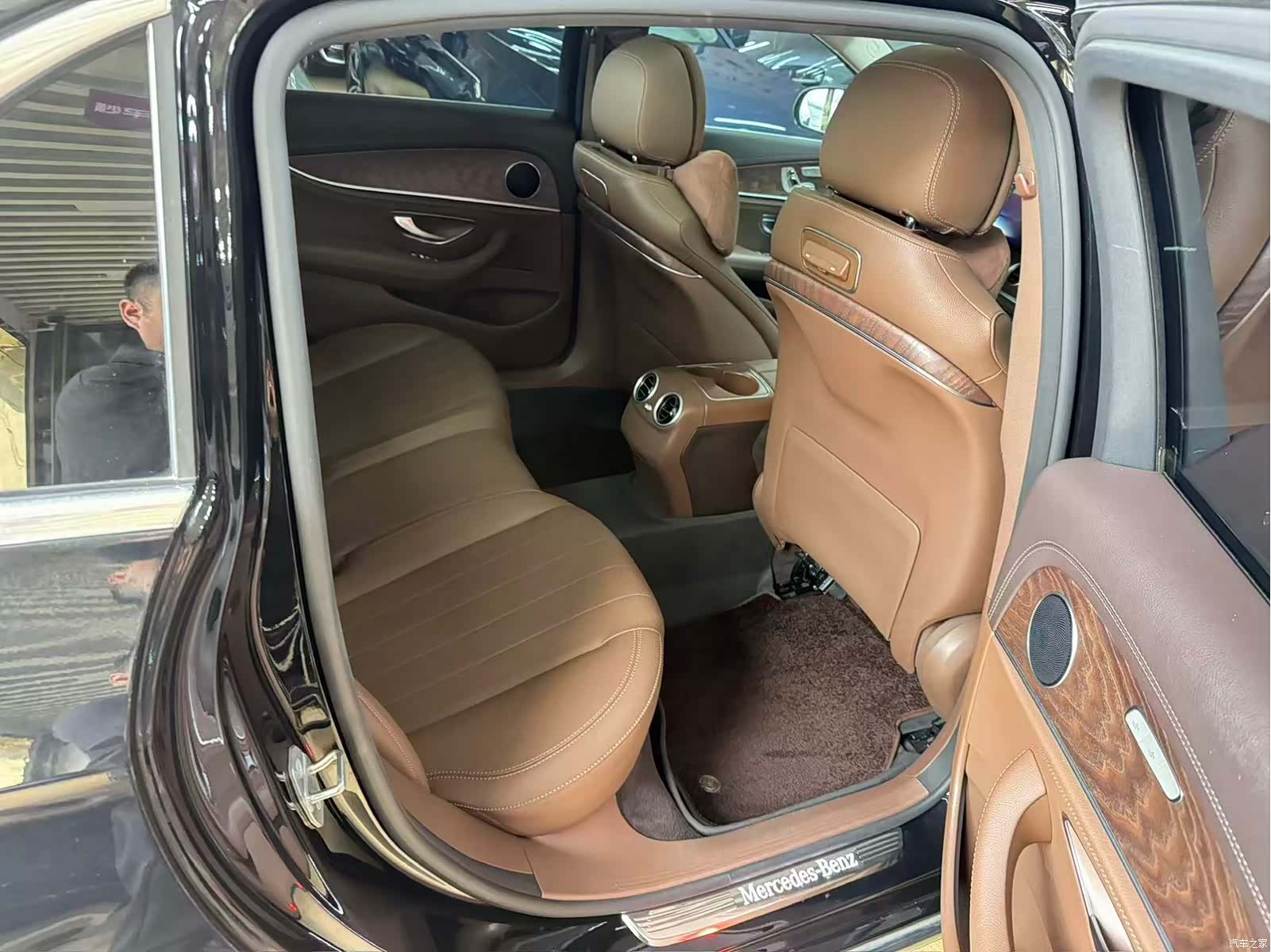 Mercedes-Benz E-Class, 2020 3