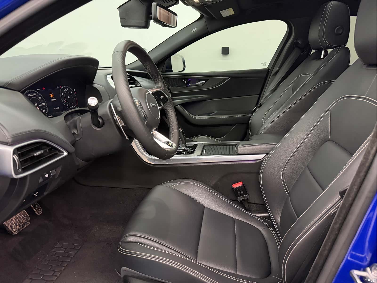Land Rover XEL, 2021 6