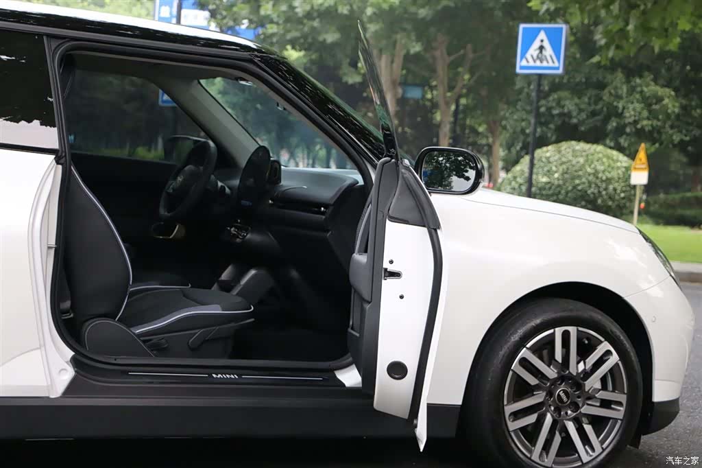 Mini Cooper, 2025 13