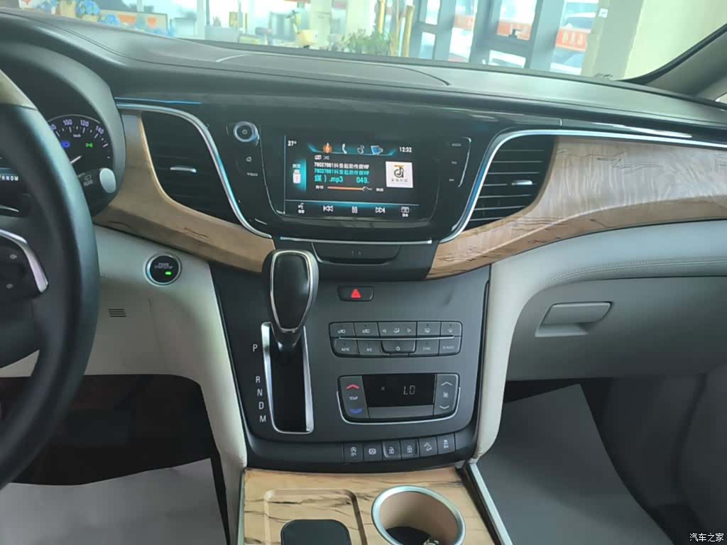 Buick GL8, 2019 13