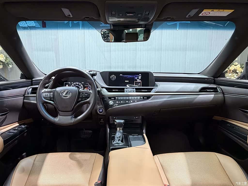 Lexus ES, 2021 7