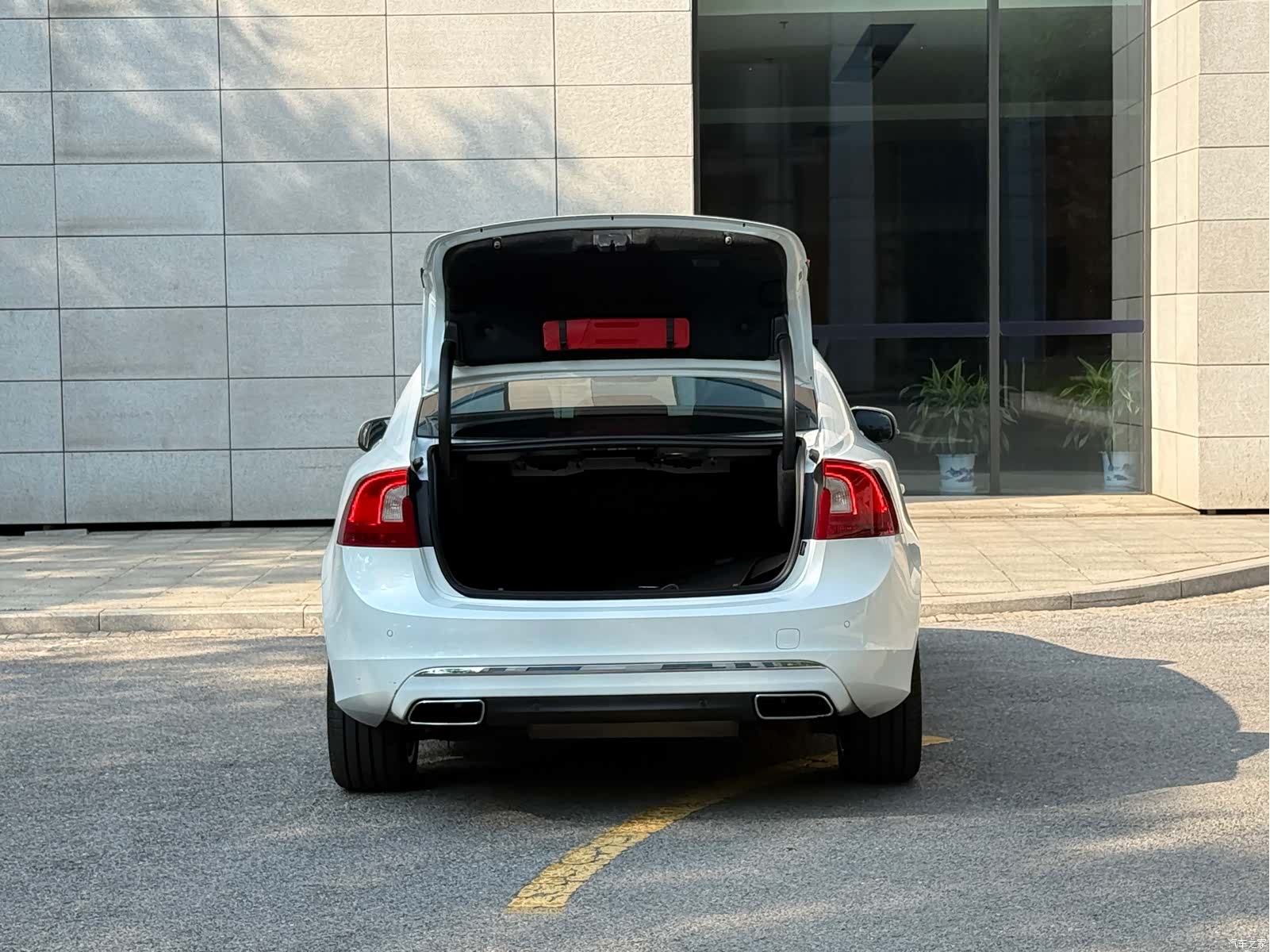 Volvo S60, 2015 16