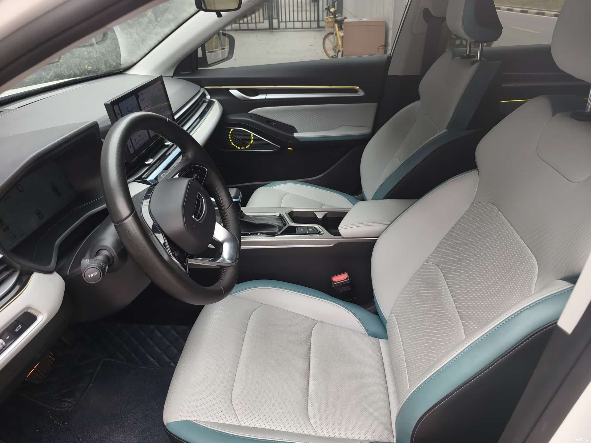 Geely Emgrand, 2022 4