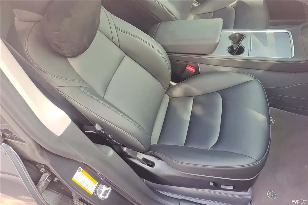 Tesla Model Y, 2023 8
