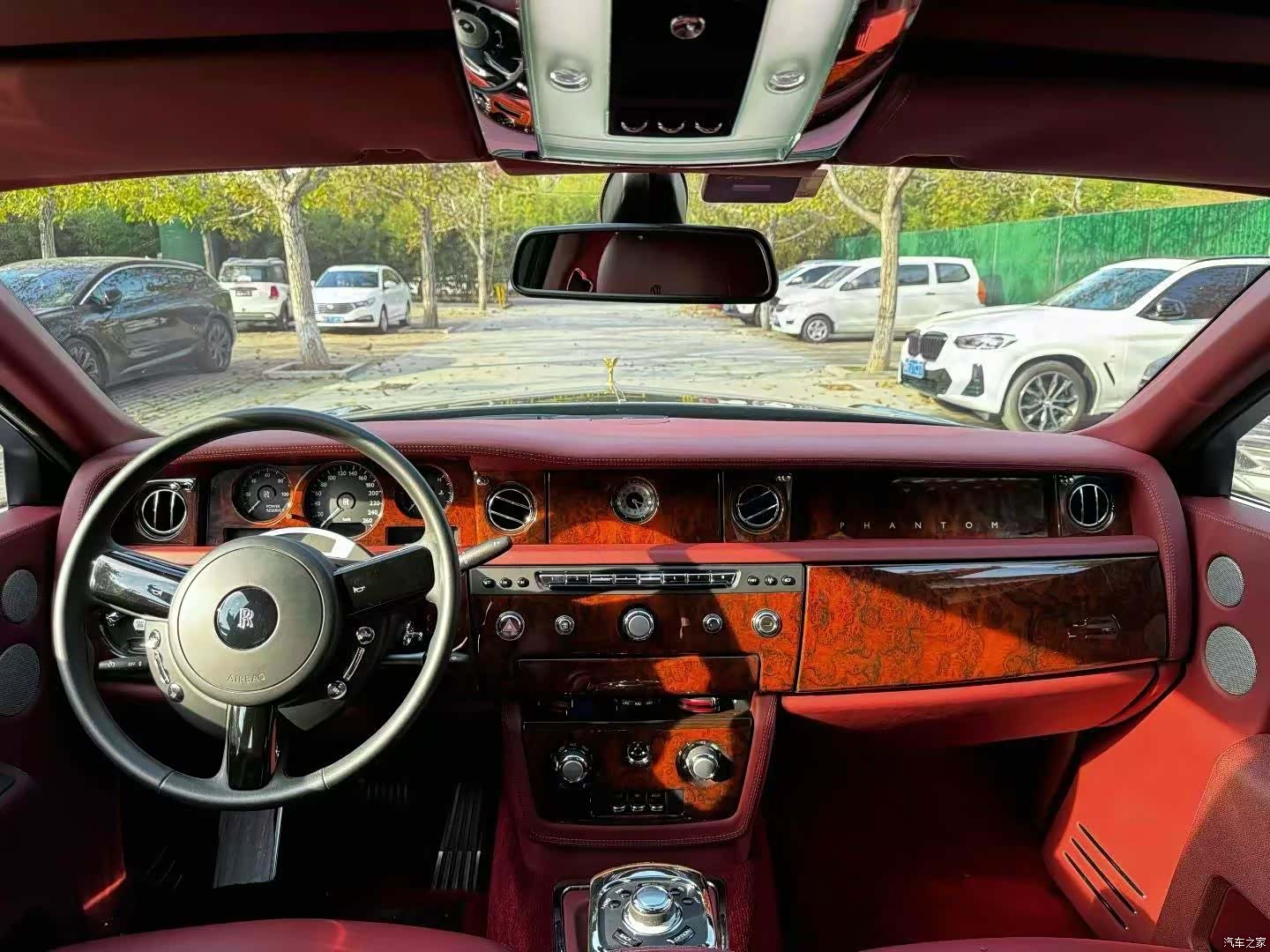 Rolls-Royce Phantom, 2015 7