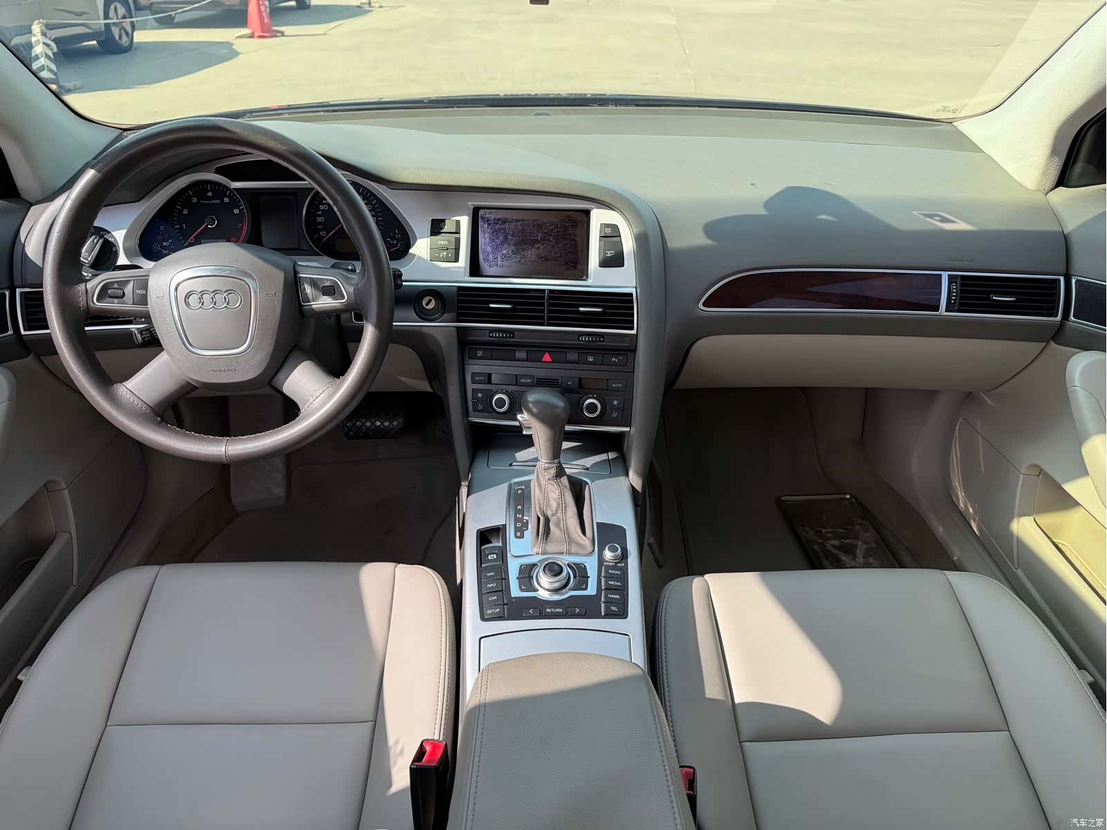 Audi A6L, 2012 16