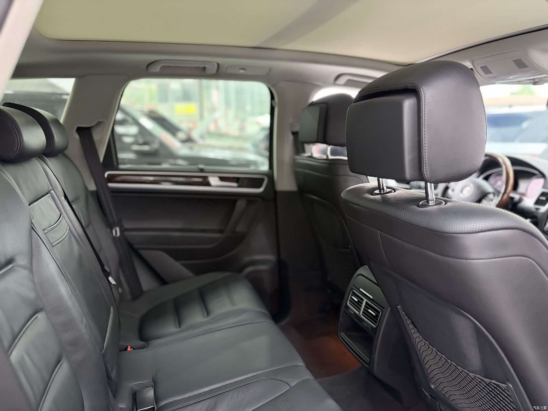 Volkswagen Touareg, 2015 28