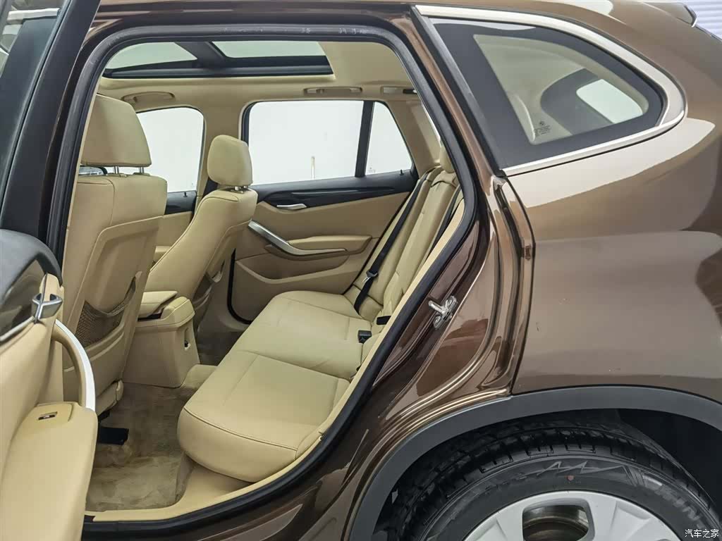 BMW X1, 2012 15