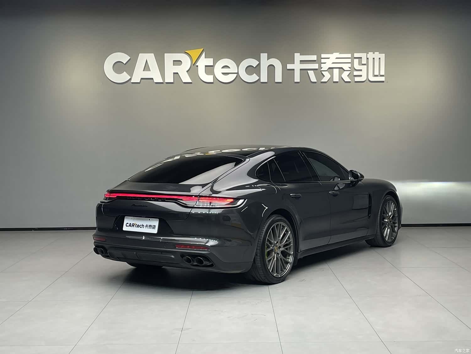 Porsche Panamera, 2023 4