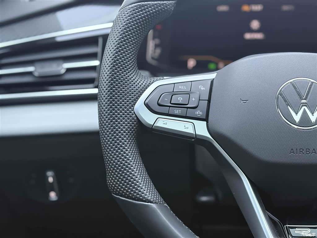 Volkswagen Tiguan L, 2024 27