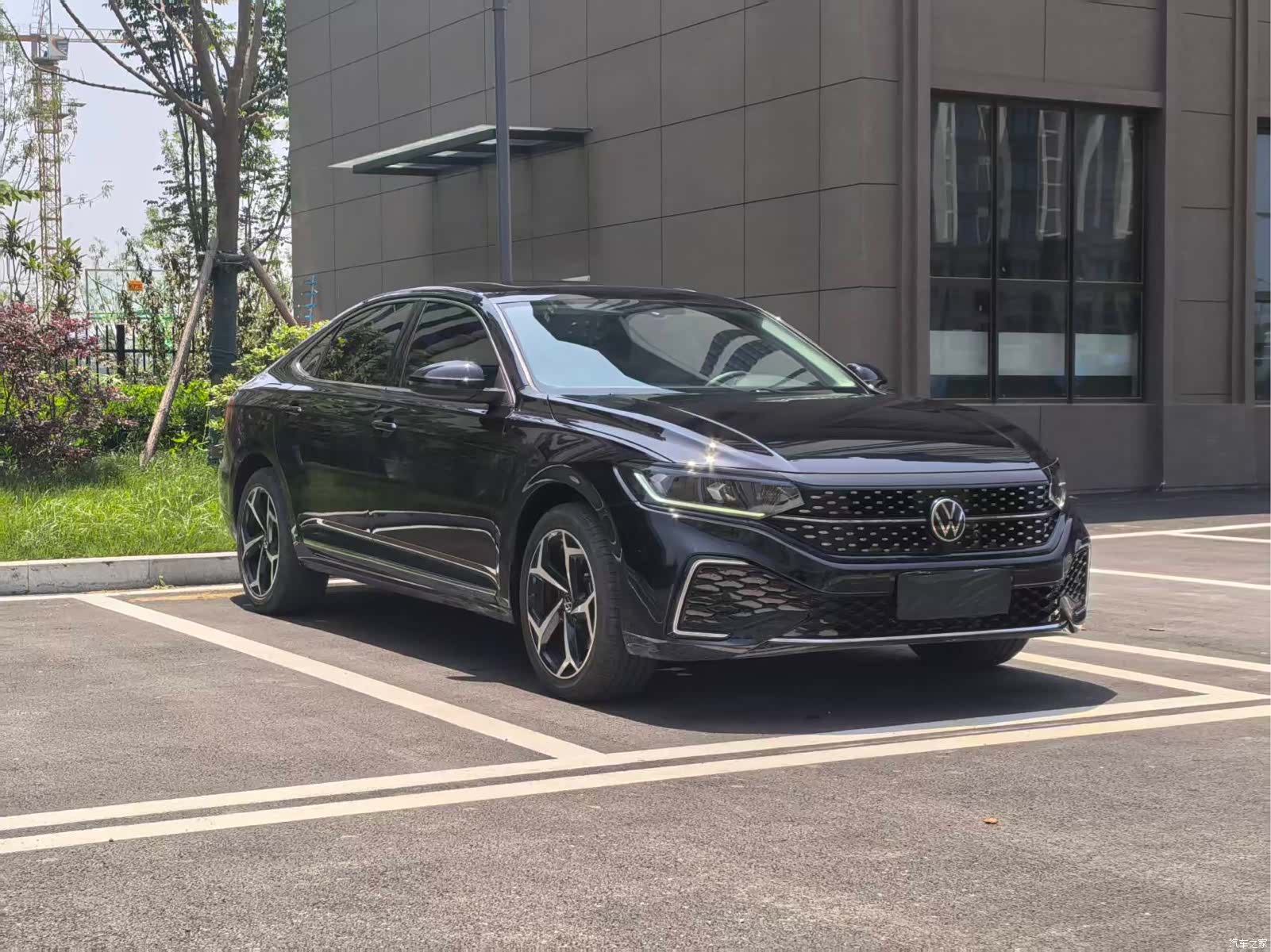 Volkswagen Passat, 2025 3