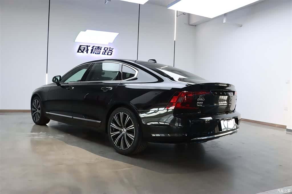 Volvo S90, 2022 3