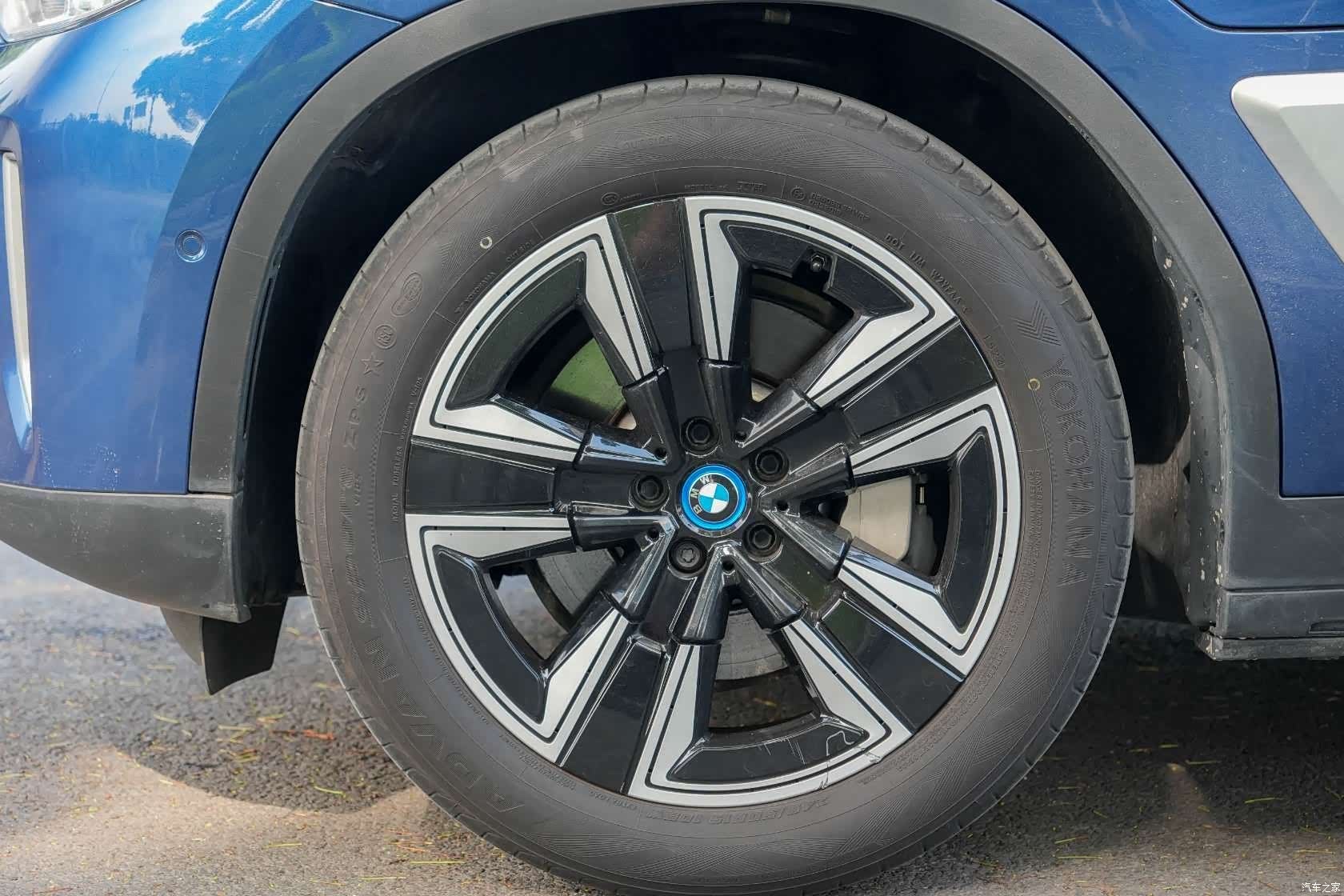 BMW iX3, 2021 все фото
