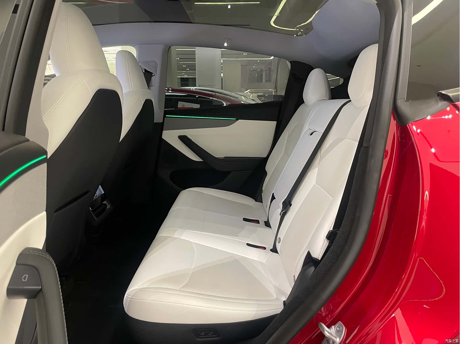 Tesla Model Y, 2025 6