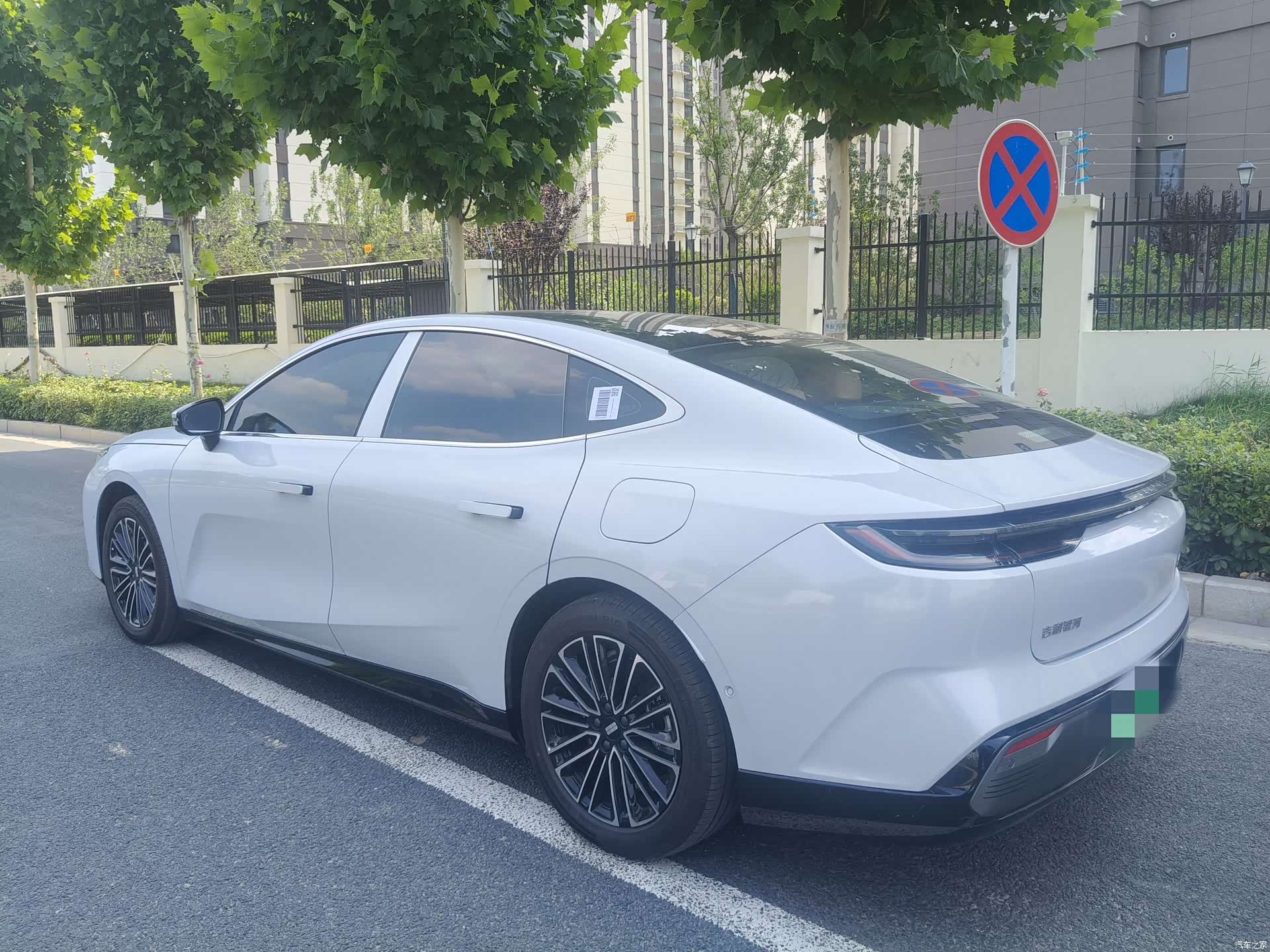 Geely 8, 2025 7