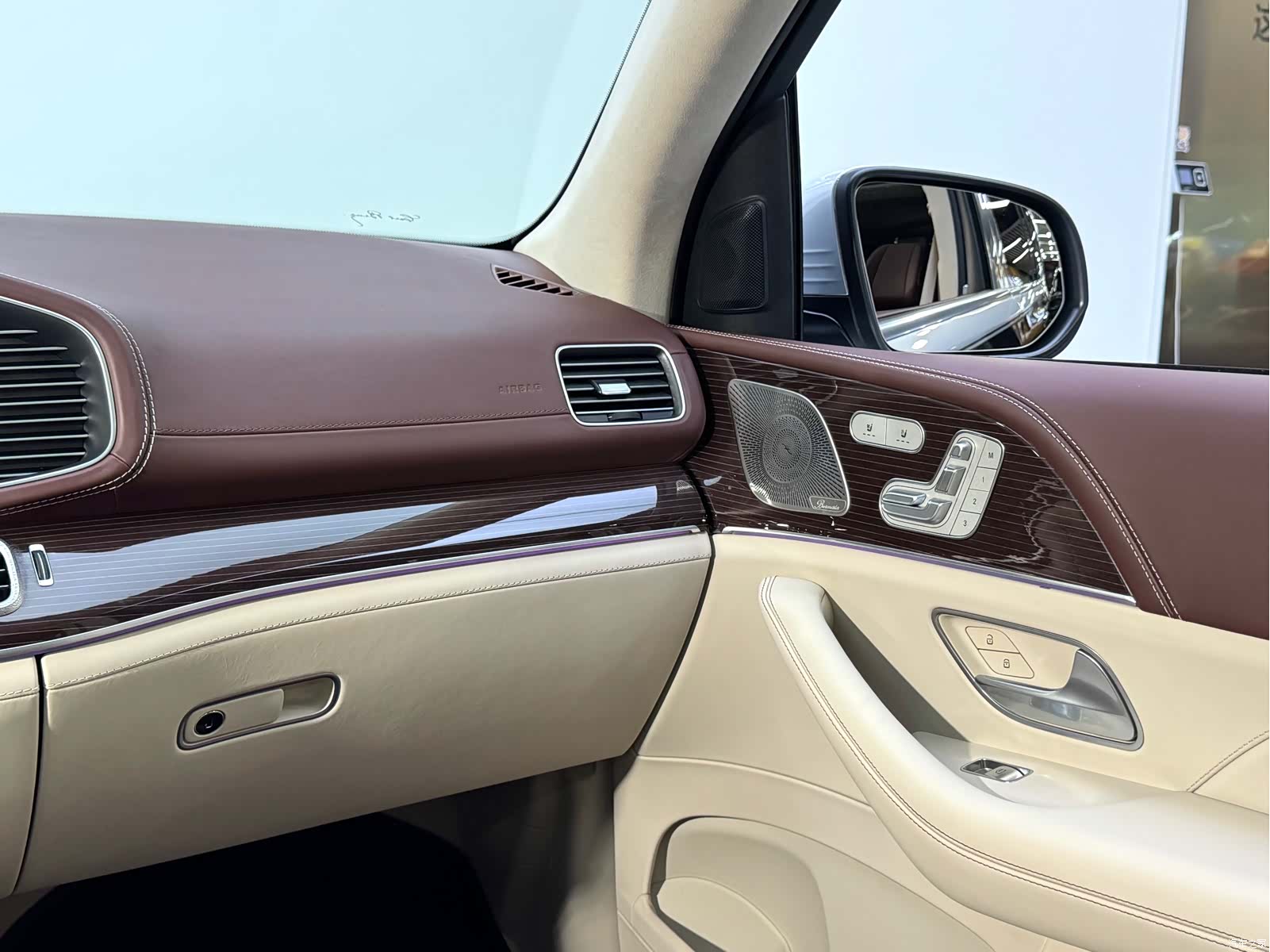 Maybach GLS, 2022 24