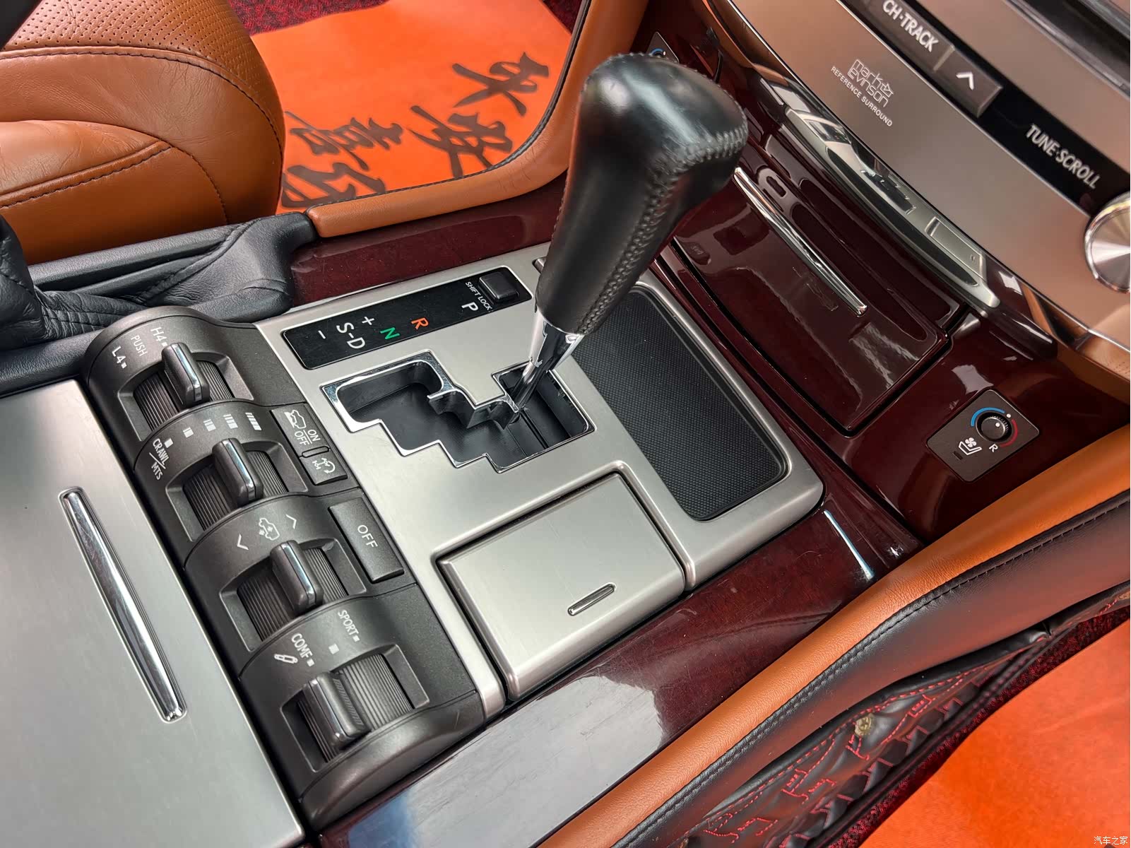 Lexus LX, 2013 21