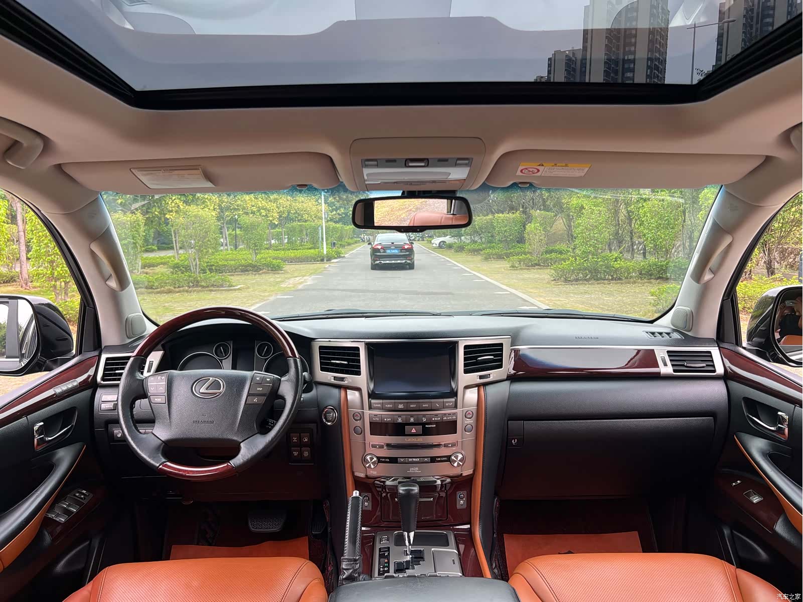 Lexus LX, 2013 16