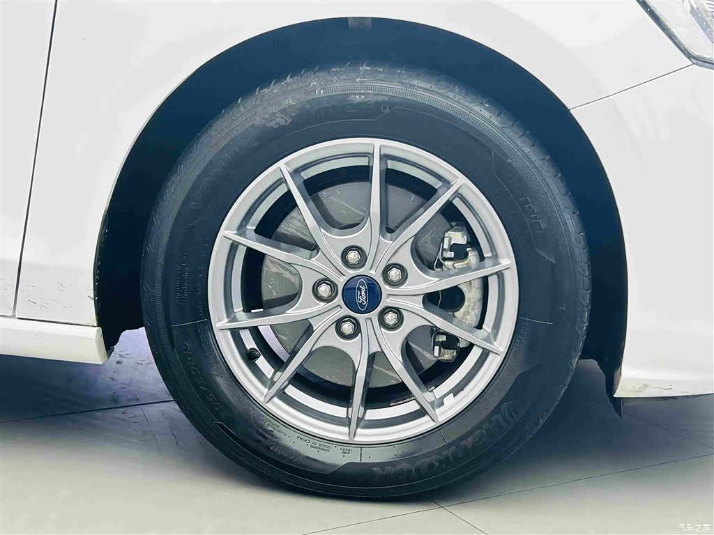 Ford Focus, 2020 10