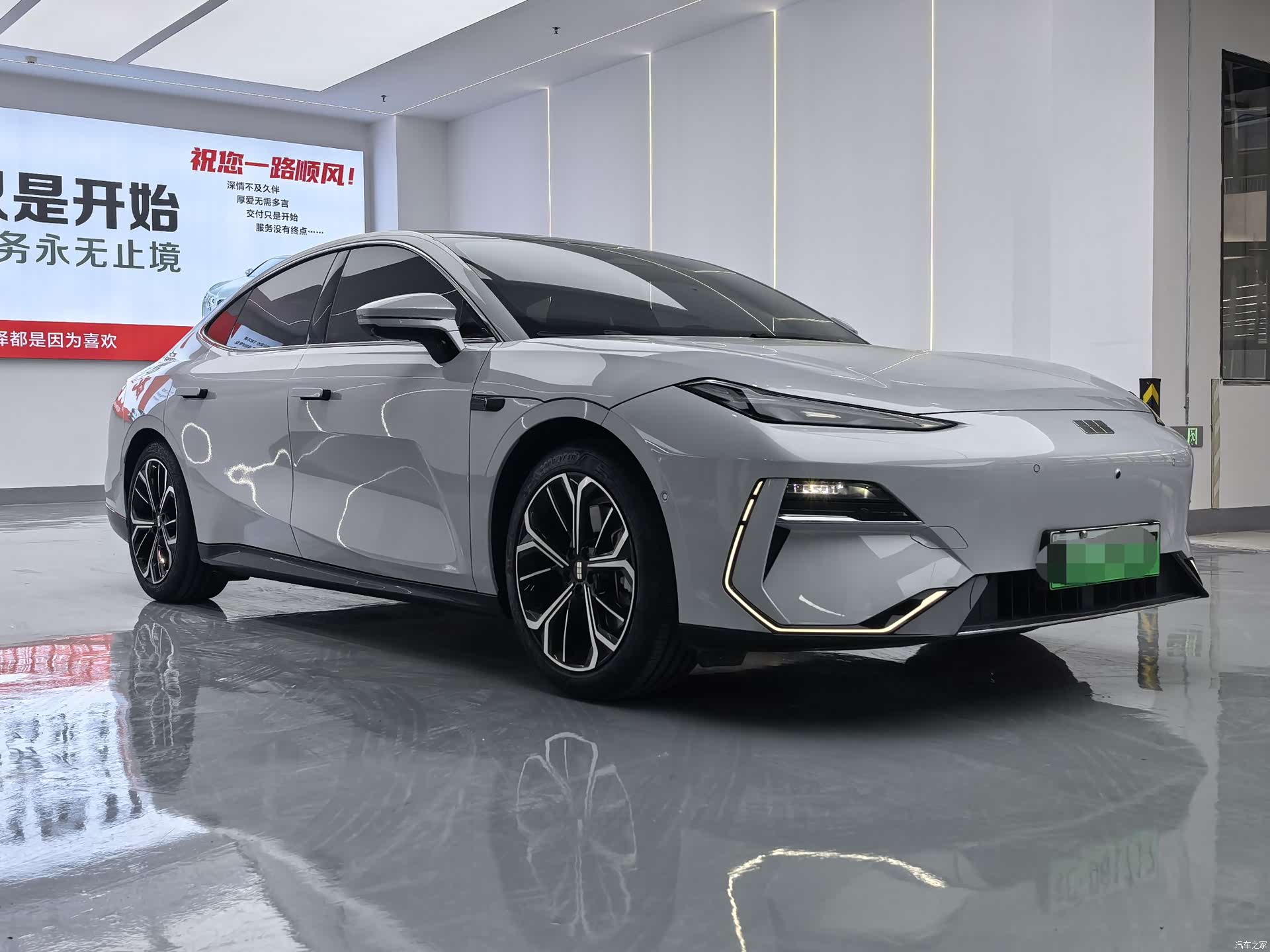 Geely E8, 2025 3