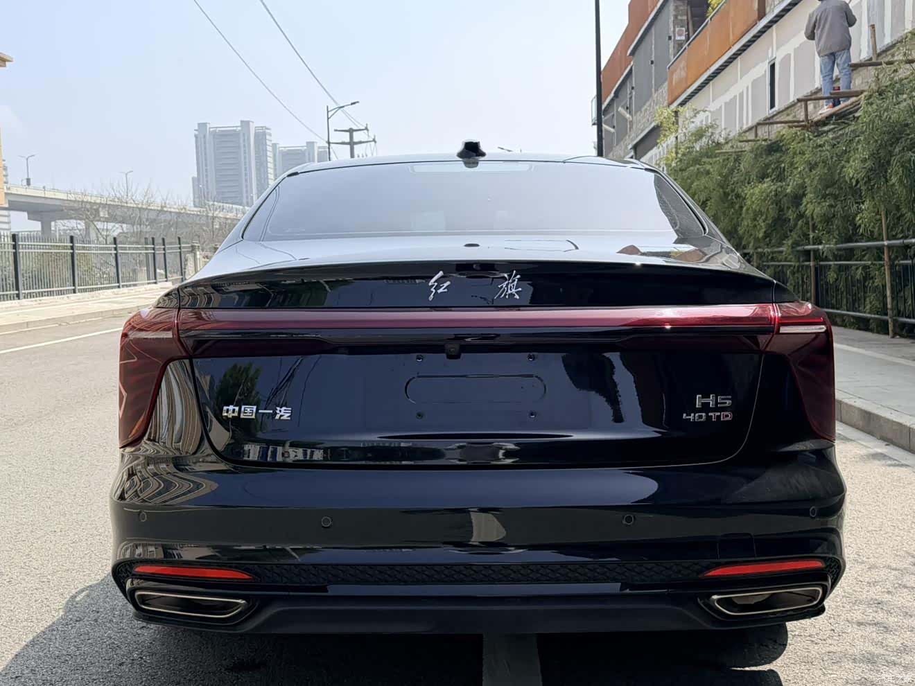 Hongqi H5, 2025 7