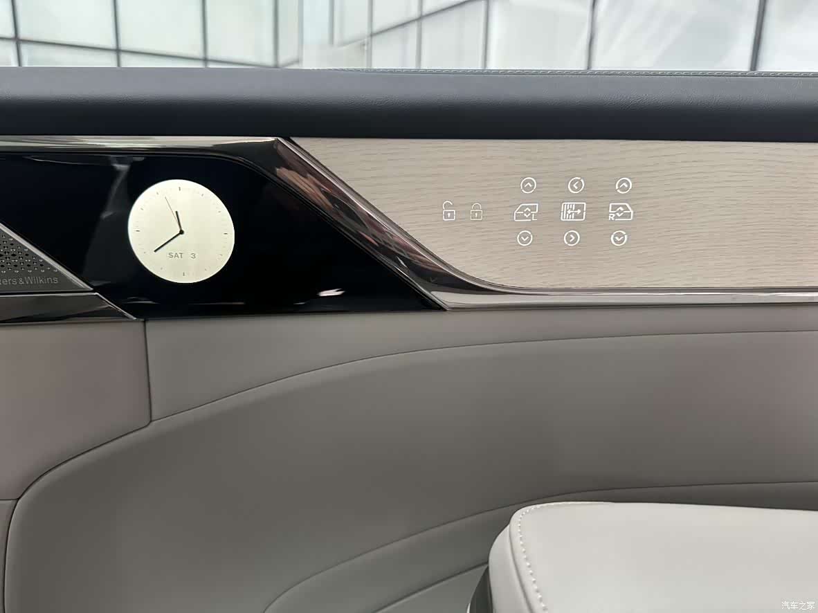 Volvo EM90, 2024 22