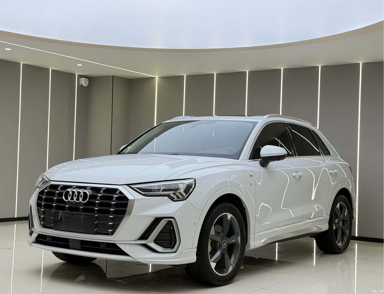 Audi Q3, 2022 1