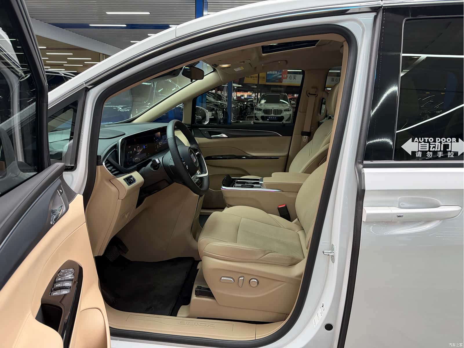 Buick GL8, 2025 все фото