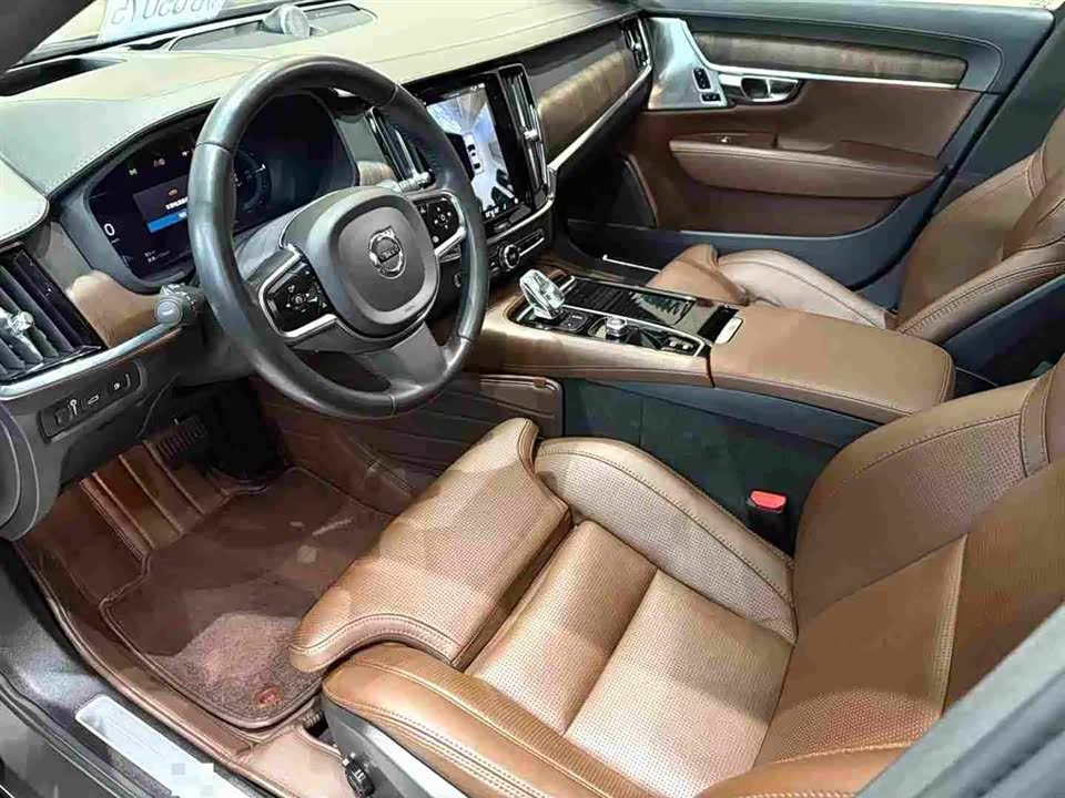Volvo S90