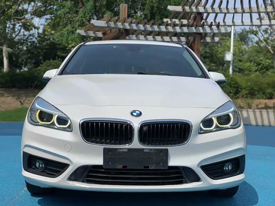 BMW 2 series station wagon