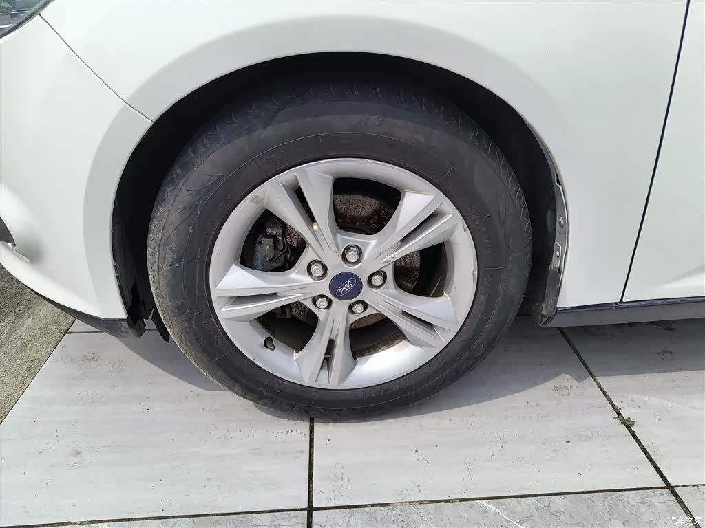 Ford Focus, 2014 23