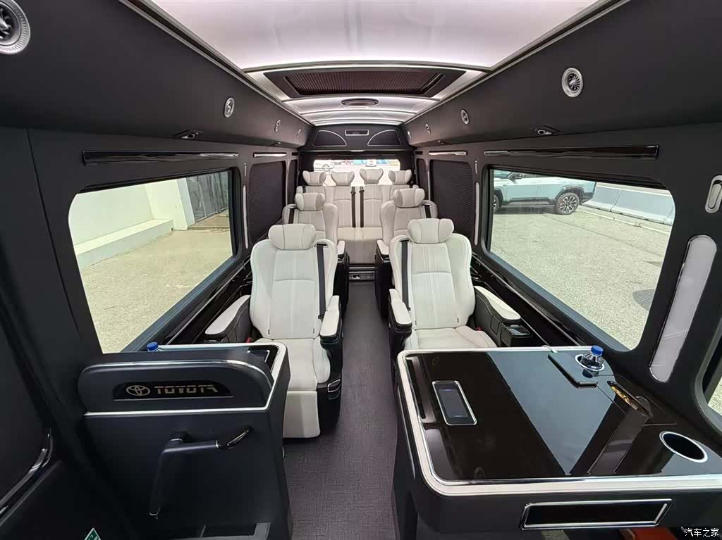 Toyota Coaster, 2023 20