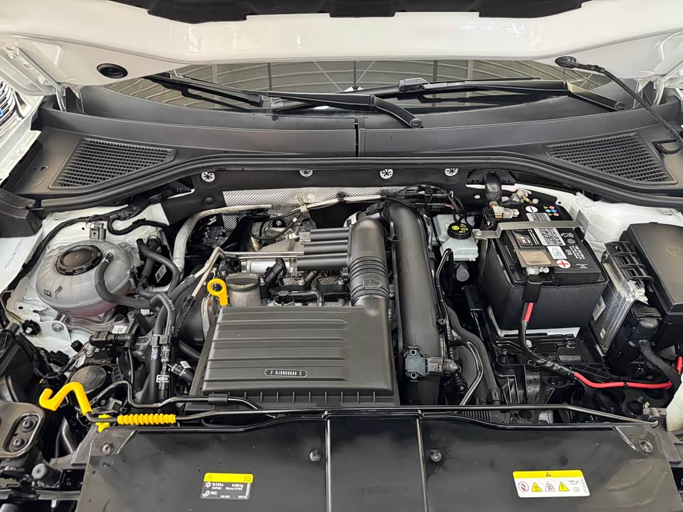 Volkswagen T-ROC exploring Songs