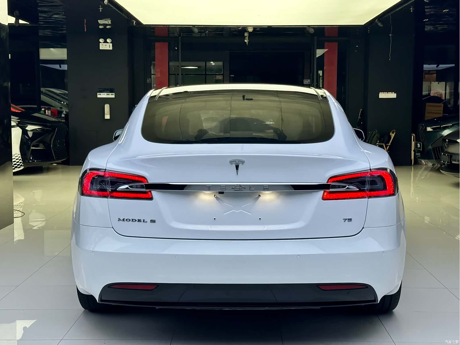 Tesla Model S, 2016 все фото